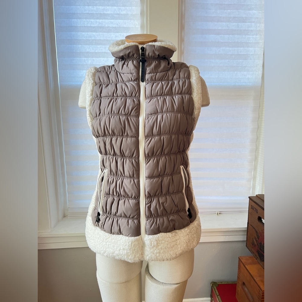 Calvin Klein Vest - size Medium